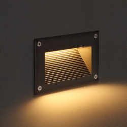 La baliza empotrable de exterior Desan 7W es una luminaria compacta y versátil